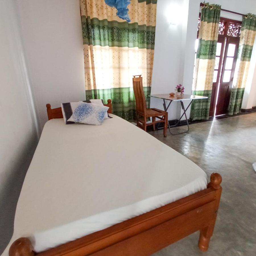 Bluebell Guest House Unawatuna Extérieur photo
